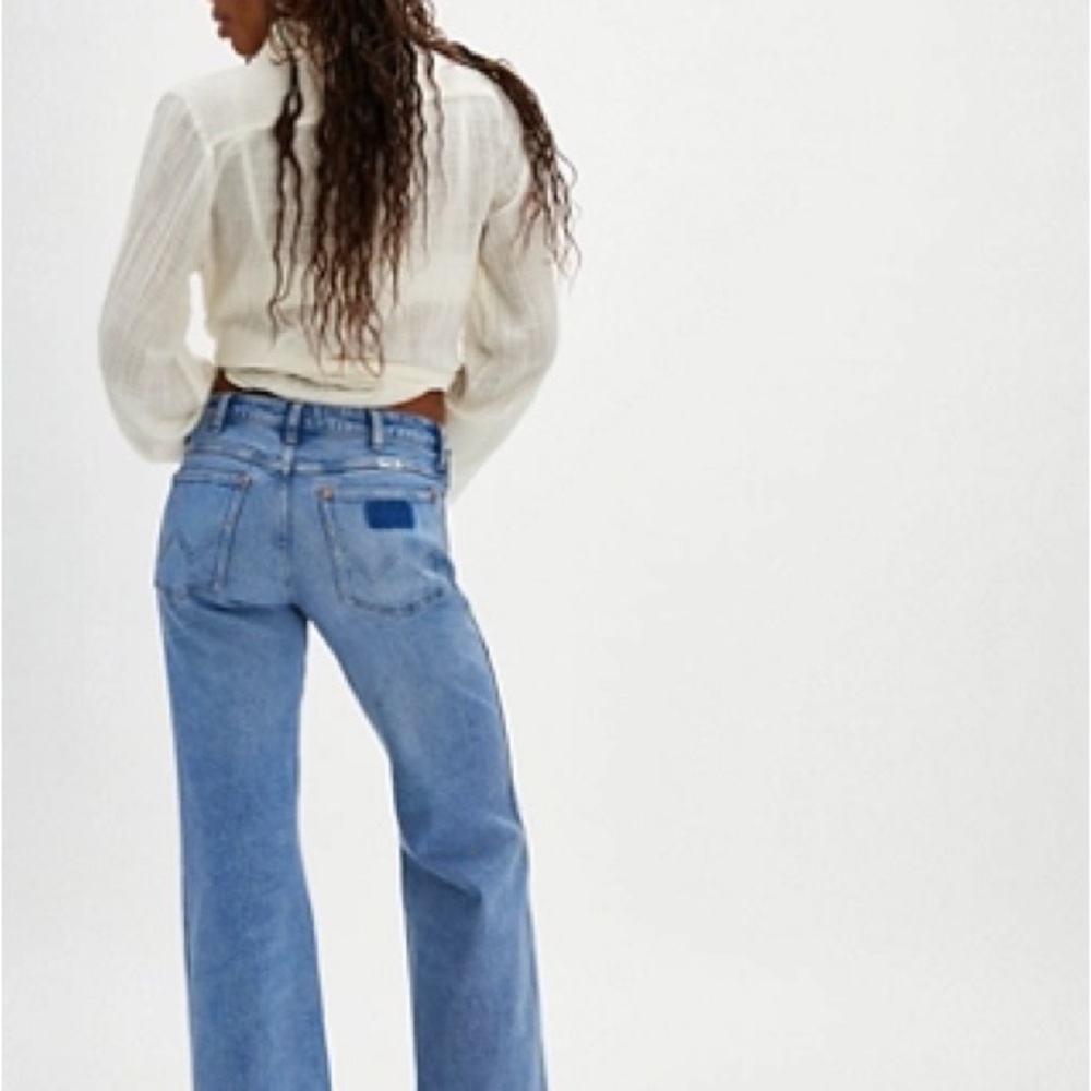 Wrangler High Rise Blue Jeans Relaxed Fit